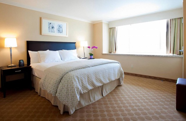 Delightful King Suite for Couples! Bar,Gym,Pool