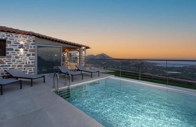 Delightful Rethymnon Villa | 2 Bedrooms | Villa Aaroniero | Breathtaking Sea.