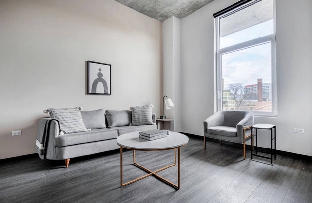 Delightful West Loop 1BR w/Gym, near Fulton Market & I-90, by Blueground