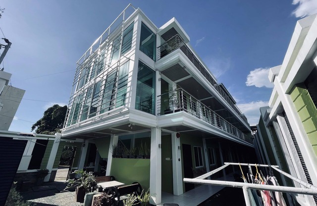 Delta Star Manor