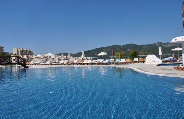 DELUX 3 BEDROOM GOLF APARTMENT
