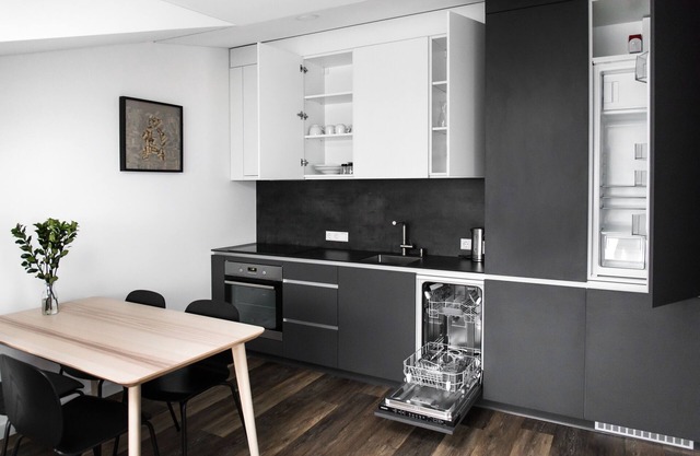Deluxe 1 BD Central Apartment in the Main Street by Hostlovers