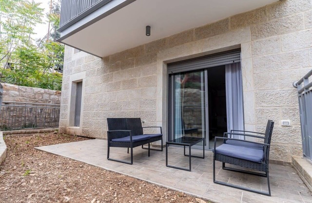 Deluxe 2 Bedrooms Garden Parking City Center