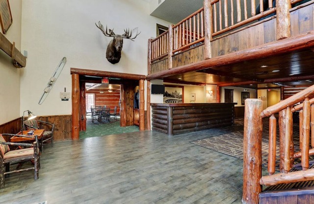 Deluxe 2 Double near I-35 in Johnston! Stoney Creek, Free Breakfast | 2 Units