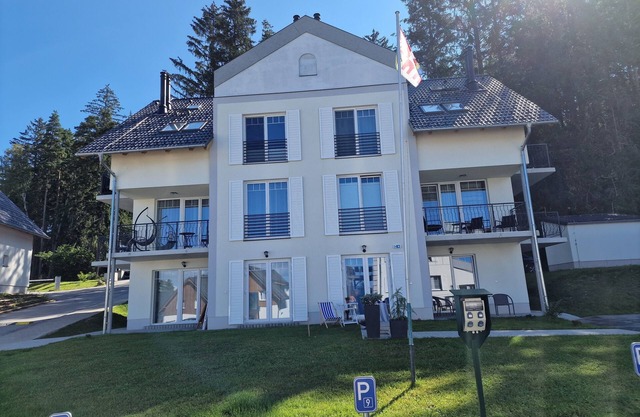 Deluxe apartment directly on Lake Lipno