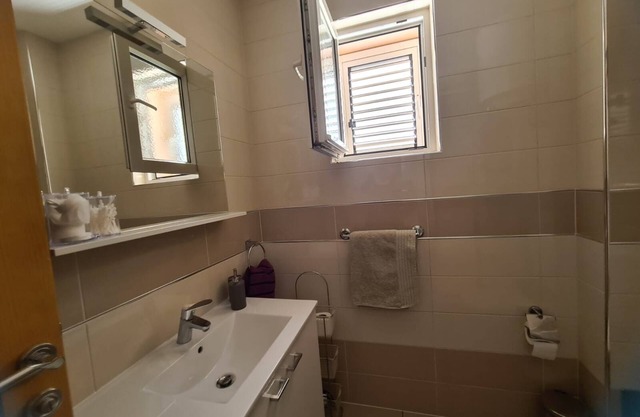 Deluxe apartment for 4 people, private bathroom and terrace with sea view