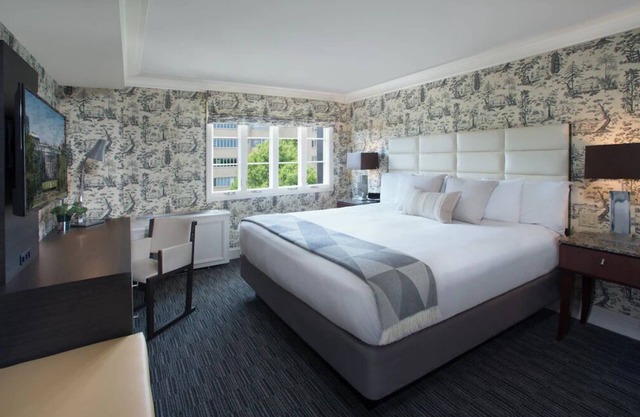 Deluxe King Room at The Normandy Hotel, Minutes to Smithsonian's National Zoo!