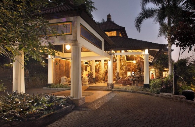Deluxe Rainforest Pool Villa 2