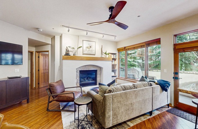 Deluxe ski-in/out condo with fireplace, hot tub, & pool