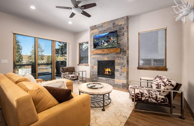 Deming Crossing Duplex: Downtown Frisco Chic