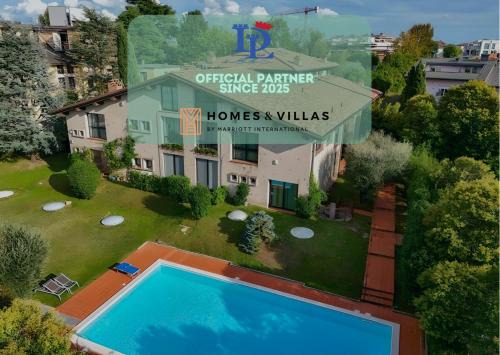 DesenzanoLoft Official Partner Homes & Villas by Marriott Bonvoy - SWAROVSKI Family apartment with pool
