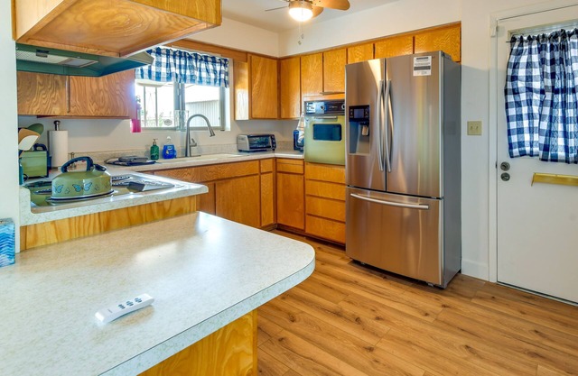 Desert Dreamin: Stylish Mesa Home, 55 + Community!