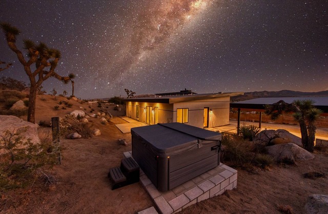 🌵 Desert Ridge - Hot Tub, Fire Pit, BBQ, Out Door Shower & Star Gazing 🌵