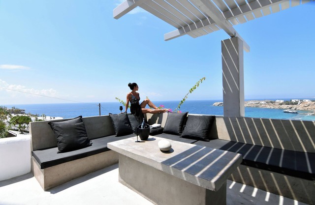 Design Superior Suite with Clear Sea View, Shared Infinity Pool, Gym, Pool Bar