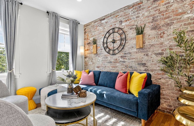 Designer Home 3BR 2Bath Harvard MIT Vintage/Modern retreat