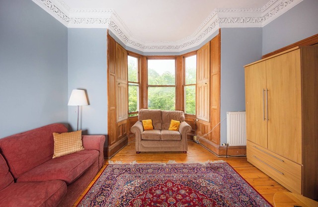 Desirable Edinburgh Retreat With Famous Park Views