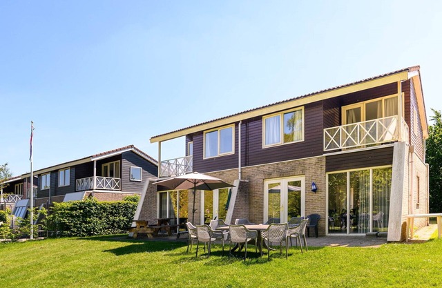 Detached bungalow for 12 persons