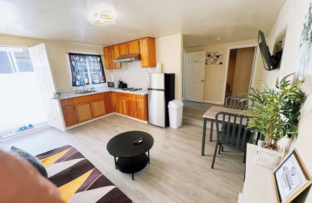 Detached New Refreshed 1BD/1BA