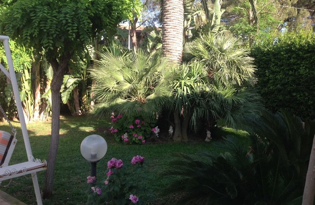 Detached villa 60 meters from the sea
