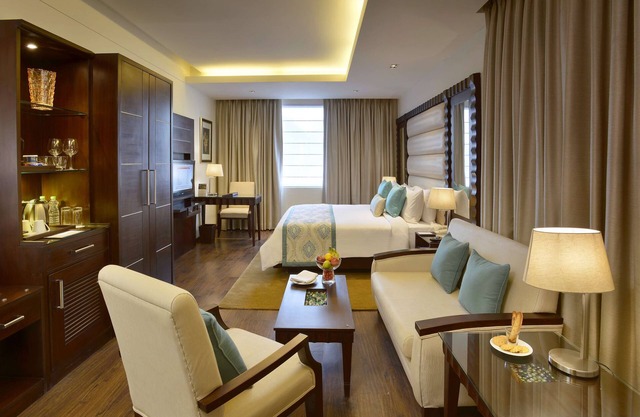 Deventure Sarovar Portico Kapashera