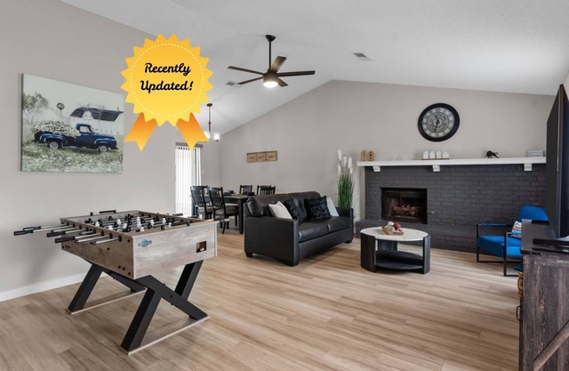DFW Retreat Pool, Spa & Minutes to Dallas & Fort Worth