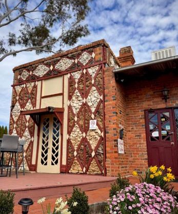 Diamond House Heritage Restaurant and Motor Inn