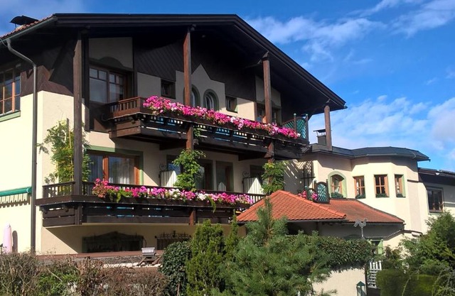 Dietrichsteinerhof Apartments & Rooms