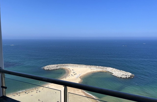 Direct-Wide Ocean View with Balcony on the 17th floor, Just in front of Beach.