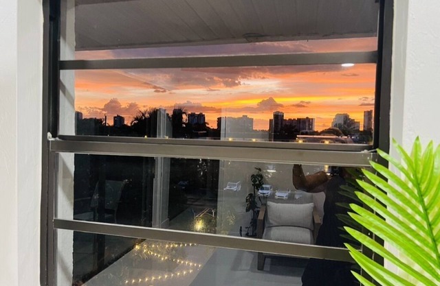 Discount Naples Park Shore Resort Penthouse Hog Fish Harry’s