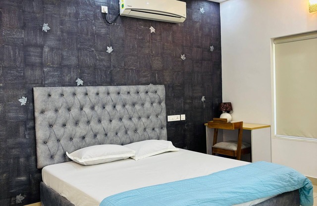 Discover a 3-bedroom villa nestled in the vibrant heart of Thiruvananthapuram.