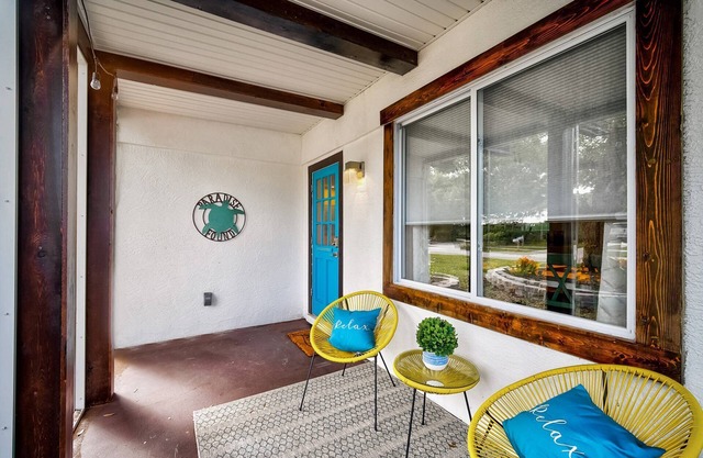 Discover Hacienda del Sol - Dog-Friendly, Downtown