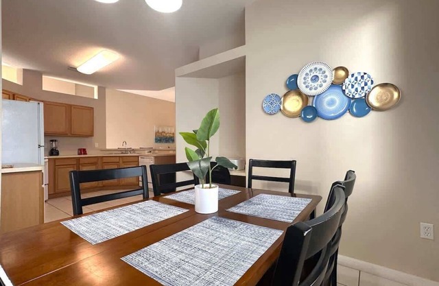 Disney Hideaway Villa Sleeps 9, 4Bd Home with Pool