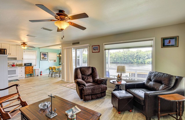 Dock + Screened Porch: Suwannee River Retreat!