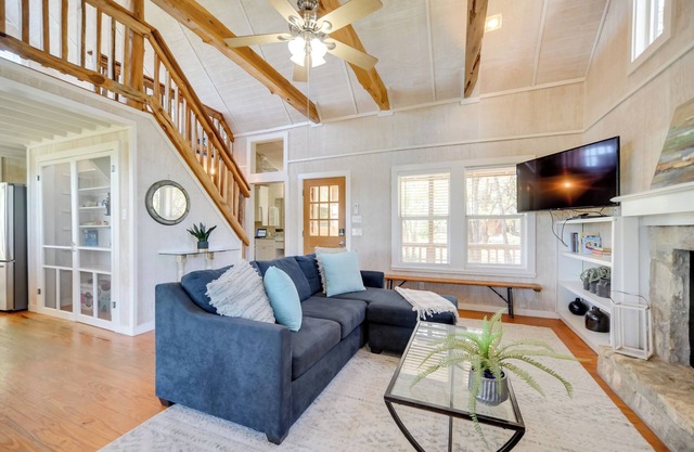Dog-Friendly Cabin w/Fire Pit in Johnson City!