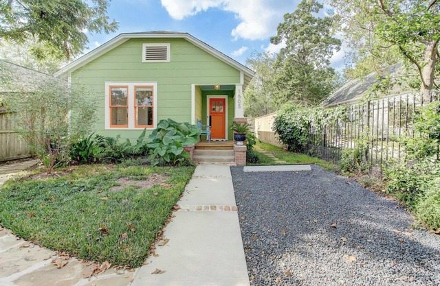 Dog Friendly Cottage Near Eats and Treats
