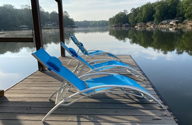 Dog-friendly Jackson Lake front! Large game room, Fire pit, 2 king beds-3 queen