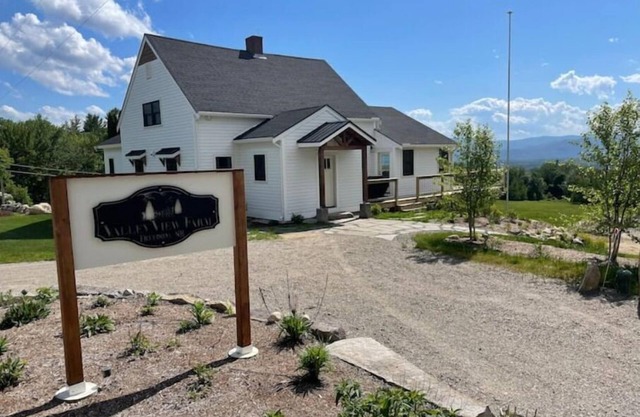 Dog Friendly, Modern Retreat w/Stunning View