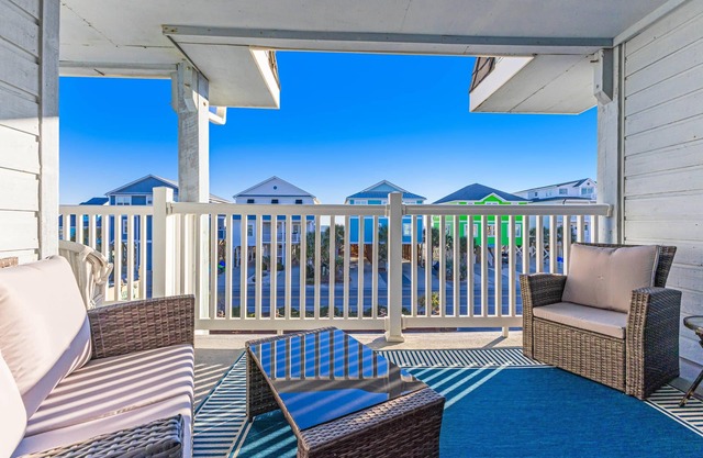 Dog Friendly - Ocean View - Elevator - Steps From The Beach!