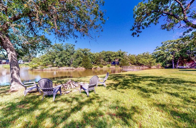 Dog-friendly, Waterfront, Close to Lake Somerville