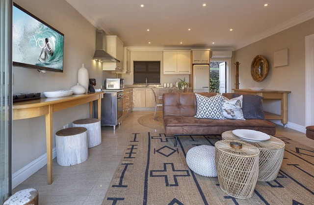 Dolphin Coast YOLO Spaces - Ballito Beach House Villa