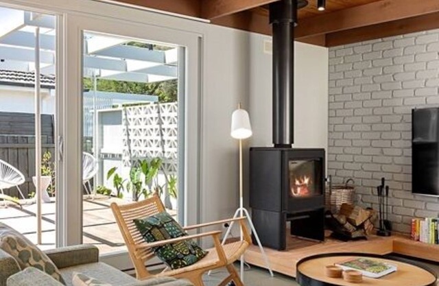Dolphin – Solar heated pool, 1km walk to the bay