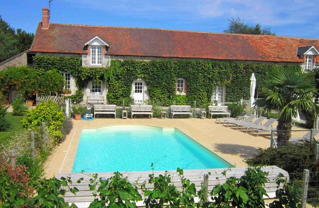 Domaine de Champouteau - LES HORTENSIAS Large charming gîte 5* 12 persons