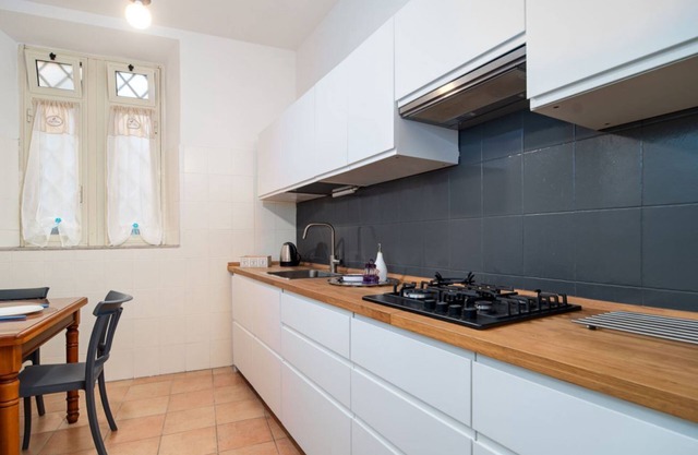 Donna Anna's House by Rentbeat