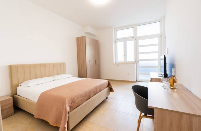 Door 29 - Int. 14 Room