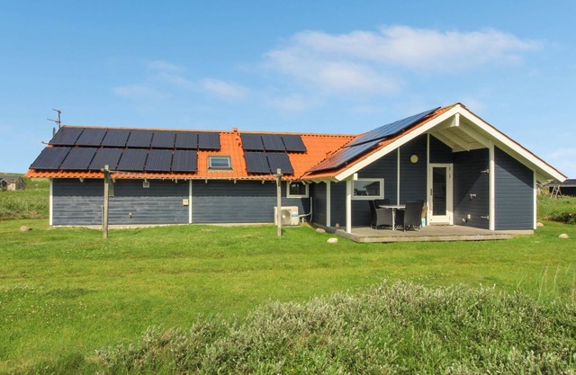 "Doris" - 150m from the sea by Interhome
