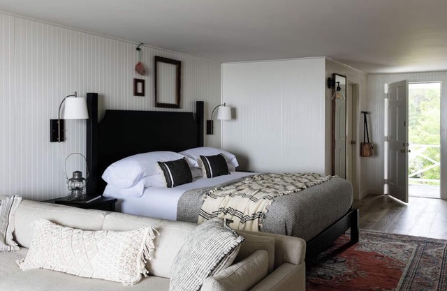 Dory Cottage Suite | Bluebird Ocean Point Inn | Dog-Friendly and with Fire Pits