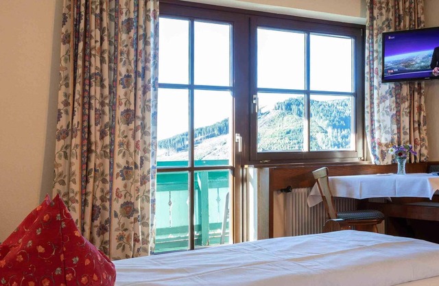 Double room, shower, toilet, balcony - Pension Stoffenbauer