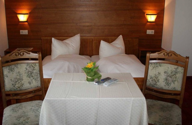 Double room with shower 1 - Haus Stecher