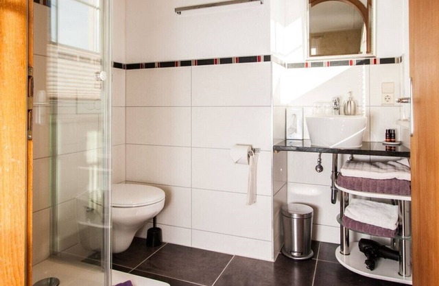 Double room with shower and WC