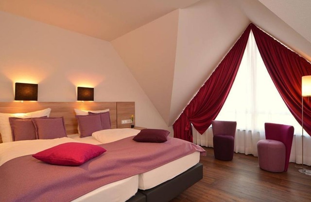 Double Room, Shower, Toilet - Das Crass: Wein-Wirtschaft-Hotel